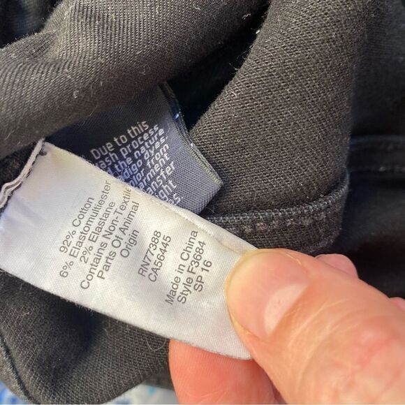 Madewell 10 inch high riser distressed raw hem ripped black skinny jeans size 26 - Picture 10 of 15